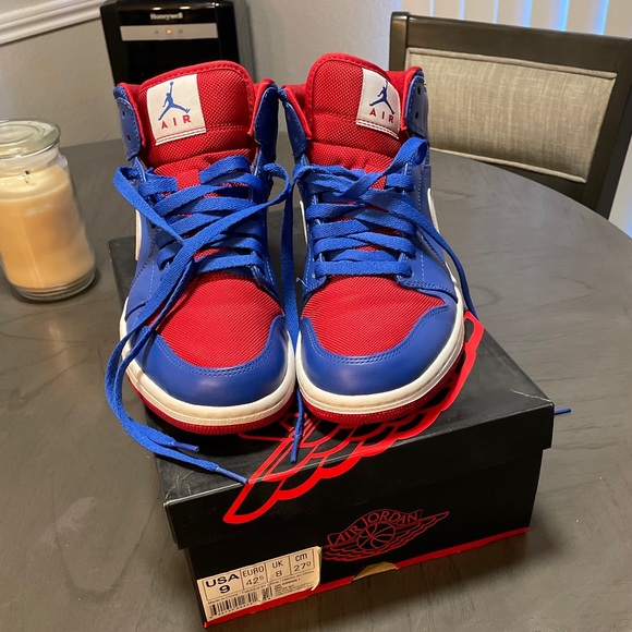 Jordan 1’s - Picture 2 of 4